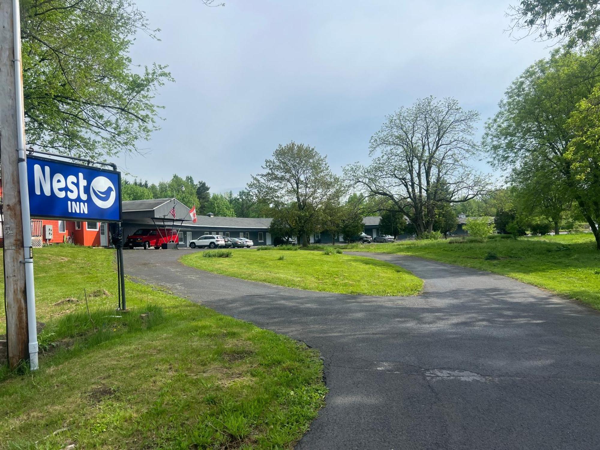 Nest Inn Watertown Exterior photo